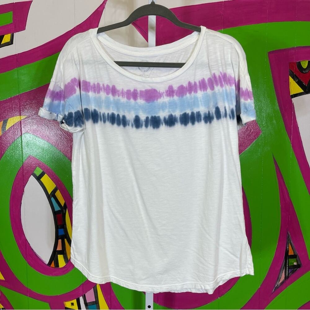24/7 Maurices, TieDye T-Shirt. Size Medium. In excellent condition!